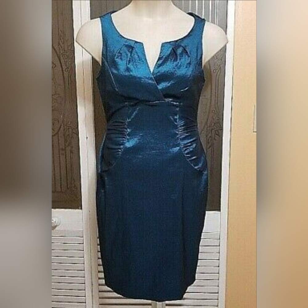 London Times Shimmering Blue Sleeveless Midi Dress